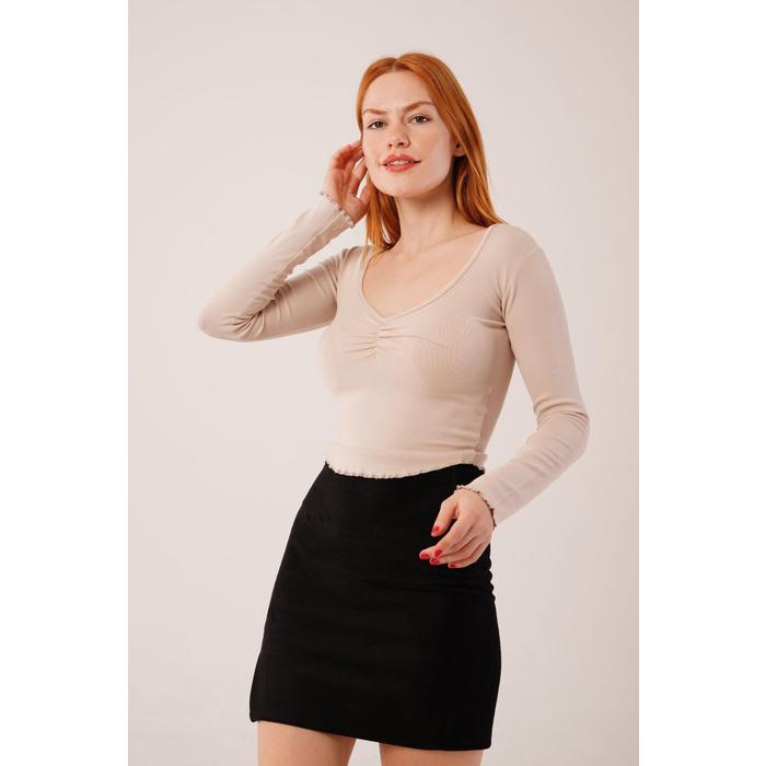 Geniş Yaka Krem Basic Body Bluz