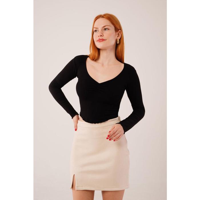 Geniş Yaka Siyah Basic Body Bluz