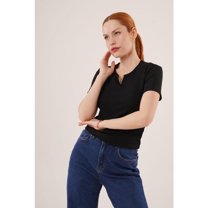 Kısa Kollu Yaka Detaylı Kaşkorse Siyah Bluz