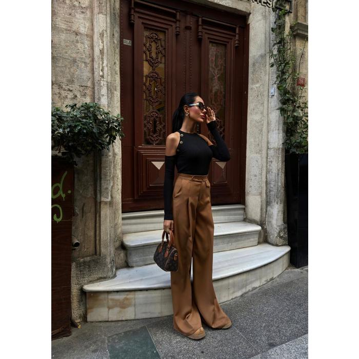 Üç Düğme Detayli Palazzo Pantolon