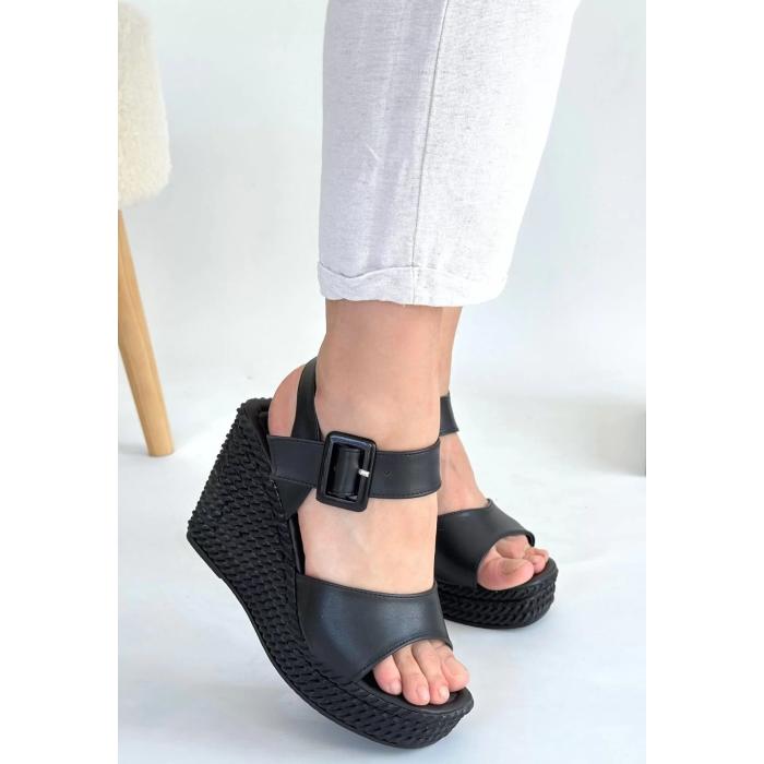 Wowo Siyah Cilt Dolgu Topuk Sandalet