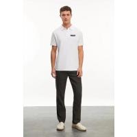 Yakası Düğmeli Yakalı Pike Baskılı T-Shirt - Beyaz